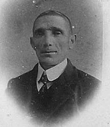 Bron: Stadsarchief Amsterdam Marktvergunning   Abraham Wurms 19-6-1857  12-2-1943 kaart dd 7-9-1925  kaart nr 745-16164
