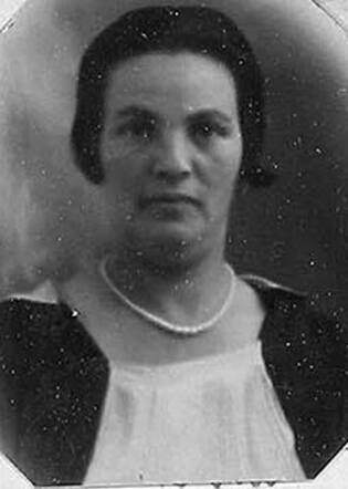 Bron: Stadsarchief Amsterdam Marktvergunning   Adèle Prins-Zante Amsterdam, 17 augustus 1890 – Sobibor, 23 april 1943 kaart dd 1-10-1928 kaart 745-12842