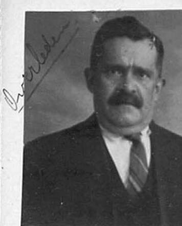 Bron: Stadsarchief Amsterdam Marktvergunning   Ajzijk Lejb Stroz 1-5-1879  29-4-1935 kaart dd 13-7-1931 kaart nr 745-14564