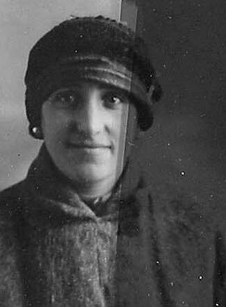 Bron: Stadsarchief Amsterdam Marktvergunning   Alida van Leeuwen-van Rooijen  19-4-1899  21-1-1943