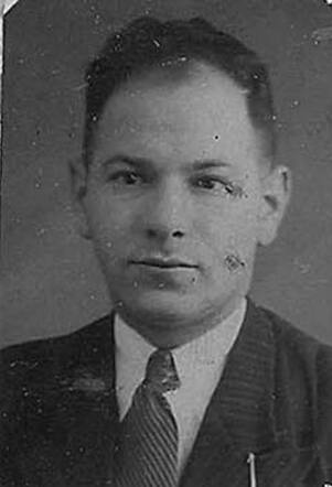 Bron: Stadsarchief Amsterdam Marktvergunning   Arie Barber 6-4-1904  5-2-1965 kaart dd 16-3-1936  kaart 745-5163