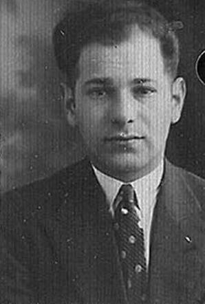 Bron: Stadsarchief Amsterdam Marktvergunning   Arie Barber 6-4-1904  5-2-1965 kaart dd 30-5-1932  kaart 745-5162