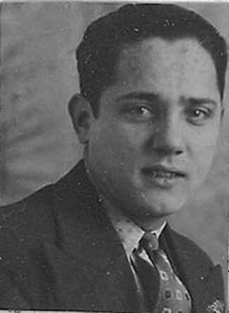 Bron: Stadsarchief Amsterdam Marktvergunning   Aron Blocq 7-12-1909  7-2-1945
