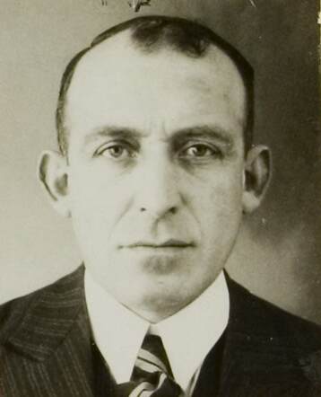 Bron: Stadsarchief Amsterdam Marktvergunning   Aron Casseres 11-2-1897 4-6-1943 kaart 012972_002