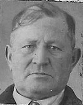 Bron: Stadsarchief Amsterdam Marktvergunning   Aron de Vries  8-5-1881  11-6-1943