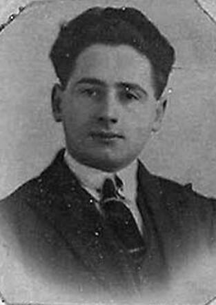 Bron: Stadsarchief Amsterdam Marktvergunning   Aron Hijman da Silva Rosa 14-5-1899  31-3-1943 kaart dd 1-12-1923  kaart nr 745-13952
