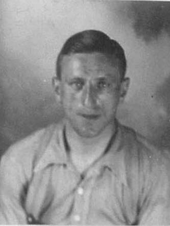 Bron: Stadsarchief Amsterdam Marktvergunning   Aron Slap 28-2-1909  2-4-1943