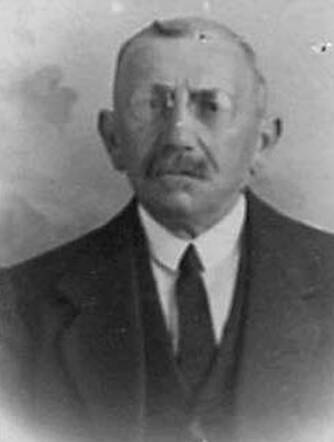 Bron: Stadsarchief Amsterdam Marktvergunning    Barend Kokernoot 20-7-1859  30-4-1943 kaart dd 31-3-1924  kaart nr 745-9990