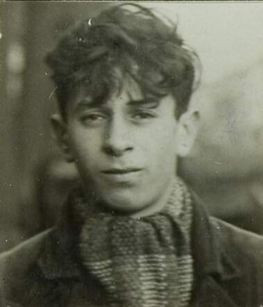 Bron: Stadsarchief Amsterdam Marktvergunning   Barend Schuitevoerder 29-8-1918  31-3-1943 kaart00001-015363_002