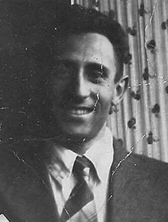Bron: Stadsarchief Amsterdam Marktvergunning   Barend Swart 9-11-1912 5-9-1941 kaart dd 27-4-1939  kaart nr 745-4024