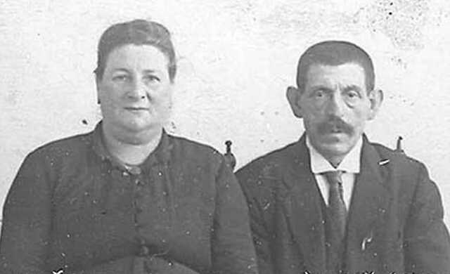 Bron: Stadsarchief Amsterdam Marktvergunning   Benjamin Polak 13-5-1869 en Marianne Polak 14-1-1870
