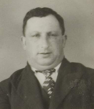 Bron: Stadsarchief Amsterdam Marktvergunning   Benjamin Schelvis 28-4-1899  9-7-1943 kaart dd onbekend