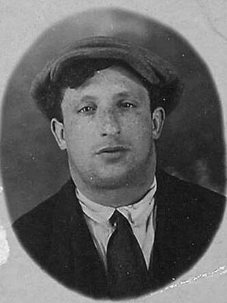 Bron: Stadsarchief Amsterdam Marktvergunning   Benjamin Schelvis 28-4-1899 9-7-1943 kaart dd  5-3-1924 kaart nr 745-13595