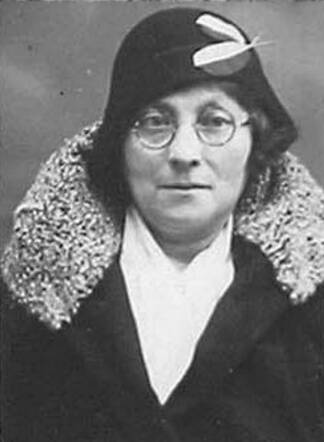 Bron: Stadsarchief Amsterdam Marktvergunning   Betje Ketellapper-Hammelburg 26-9-1883  23-7-1943 kaart dd 25-1-1932 kaart nr 745-1976