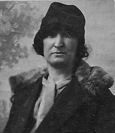 Bron: Stadsarchief Amsterdam Marktvergunning   Clara Aarons-Reiss 26-12-1884  10-9-1942 dd 16-3-1931  kaart 745-4797