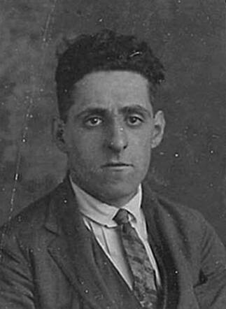 Bron: Stadsarchief Amsterdam Marktvergunning   David Overste 19-4-1906  21-5-1943