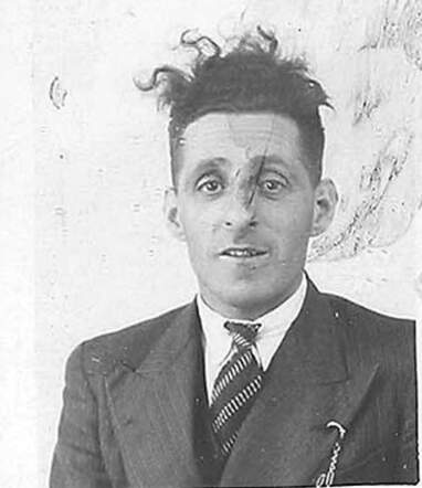 Bron: Stadsarchief Amsterdam Marktvergunning   David Overste 19-4-1906  21-5-1943
