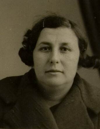 Bron: Stadsarchief Amsterdam Marktvergunning   Duifje van Cleef-Boesnach 23-9-1905  21-5-1943 kaart 013003_002
