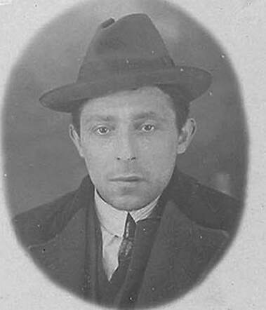 Bron: Stadsarchief Amsterdam Marktvergunning  Emanuel Broekman 2-8-1890  16-7-1943  kaart dd 19-10-1923  kaart nr 745-6276