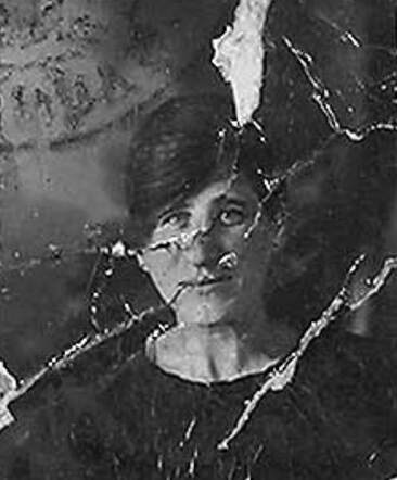 Bron: Stadsarchief Amsterdam Marktvergunning   Estella Bonettemaker-Cohen 14-1-1888  14-9-1942 kaart dd 1-1-1924  kaart nr 745-445