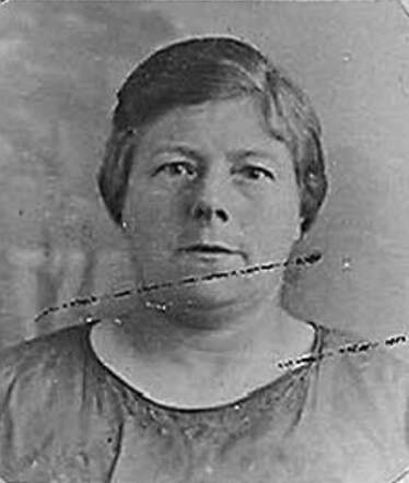 Bron: Stadsarchief Amsterdam Marktvergunning    Eva Vieijra-Abraham 25-12-1875  7-5-1941 kaart dd 1-12-1923  kaart nr 745-15245