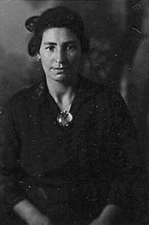 Bron: Stadsarchief Amsterdam Marktvergunning   Eva Wurms-Visser 15-4-1888 13-5-1933 echtgenote van Mozes Wurms 25-3-1890 22-10-1942 kaart dd 16-8-1923 kaart nr 745-16171