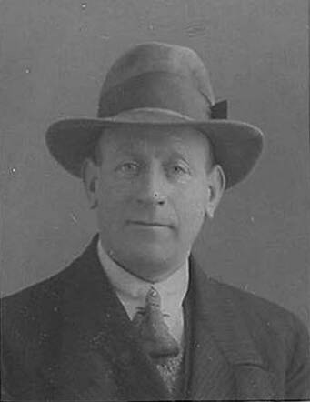 Bron: Stadsarchief Amsterdam Marktvergunning  Hartog Brilleslijper 1889-1944