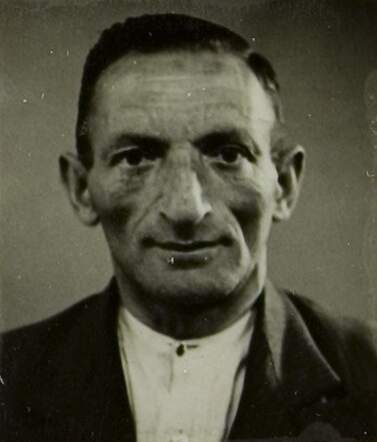 Bron: Stadsarchief Amsterdam Marktvergunning   Hartog Schelvis 26-8-1893  30-9-1942 kaart dd onbekend kaartnr 015239_002
