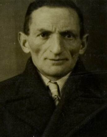 Bron: Stadsarchief Amsterdam Marktvergunning   Hartog Schelvis 26-8-1893  30-9-1942 kaart dd onbekend kaartnr 015239_002
