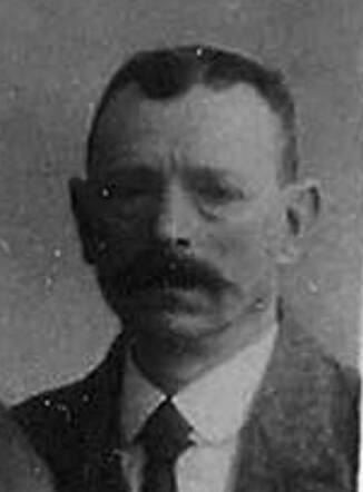 Bron: Stadsarchief Amsterdam Marktvergunning   Hijman de Vries 11-8-1863   20-10-1941