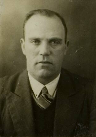 Bron: Stadsarchief Amsterdam Marktvergunning  Hijman van Cleef 13-7-1904  2-7-1943