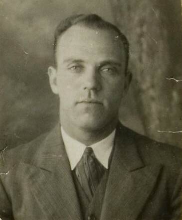 Bron: Stadsarchief Amsterdam Marktvergunning  Hijman van Cleef 13-7-1904  2-7-1943