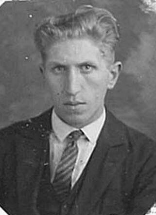 Bron: Stadsarchief Amsterdam Marktvergunning   Israel Gobets  15-8-1905  30-9-1942