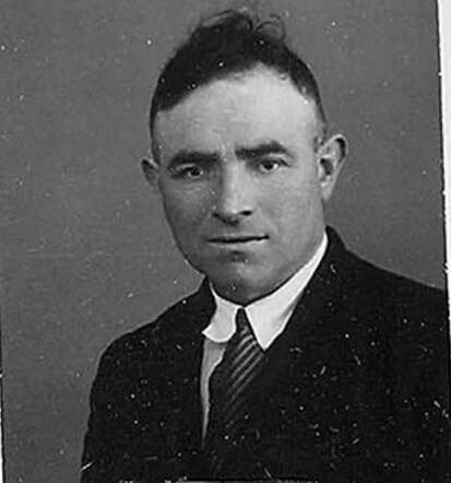 Bron: Stadsarchief Amsterdam Marktvergunning  Izak Davidson 13-8-1895  31-3-1944