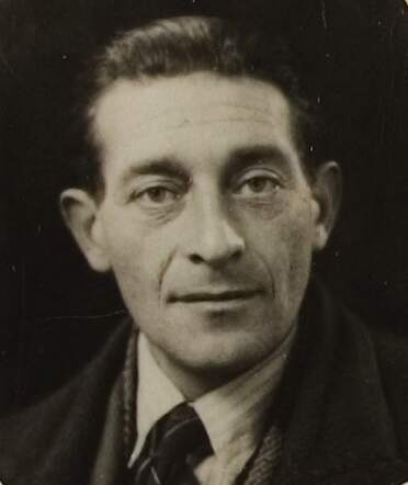 Bron: Stadsarchief Amsterdam Marktvergunning    Izak Scheffer 25-8-1900  31-3-1944 kaartnr A00773012396_002