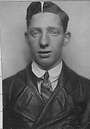 Bron: Stadsarchief Amsterdam Marktvergunning   Jacob Caransa 13-2-1910  30-9-1942