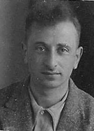 Bron: Stadsarchief Amsterdam Marktvergunning   Levie Alexander Reens 6-10-1902  9-4-1943 kaart dd 4-9-1933 kaart nr 745-12961