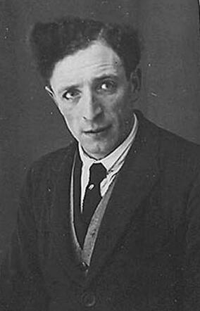Bron: Stadsarchief Amsterdam Marktvergunning   Levie Groen 21-10-1890  17-9-1943 kaart dd 30-1-1928  kaart nr 745-8073