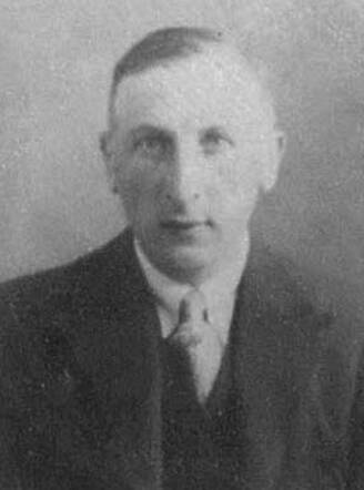 Bron: Stadsarchief Amsterdam Marktvergunning   Levie Pach 9-3-1894  23-7-1943  kaart 745-18497v