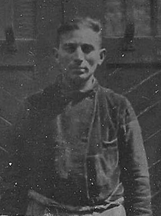 Bron: Stadsarchief Amsterdam Marktvergunning   Levie Schaap 29-6-1905  23-3-1943 kaart dd 30-5-1932 kaart nr 745-3548