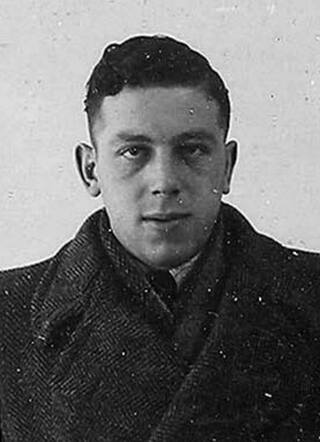 Bron: Stadsarchief Amsterdam Marktvergunning   Louis Schaap 26-6-1917  11-6-1943 kaart dd 19-2-1939  kaart nr 745-3549
