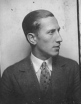 Bron: Stadsarchief Amsterdam Marktvergunning   Marcus Engelander 17-8-1904  3-8-1943