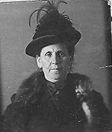 Bron: Stadsarchief Amsterdam Marktvergunning   Maria Busnach-Kroonenburg  12-9-1865  26-3-1943