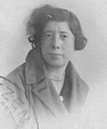 Bron: Stadsarchief Amsterdam Marktvergunning    Marianne Buijtekant 5-11-1889  1-8-1971