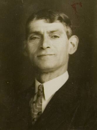 Bron: Stadsarchief Amsterdam Marktvergunning    Maurits Cohen 25-2-1888  2-7-1943  kaart 013025_002