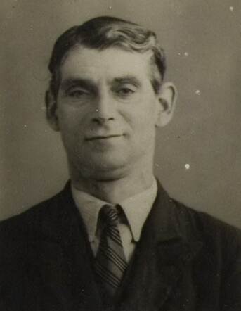 Bron: Stadsarchief Amsterdam Marktvergunning    Maurits Cohen 25-2-1888  2-7-1943  kaart 013025_002