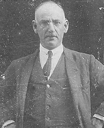 Bron: Stadsarchief Amsterdam Marktvergunning   Meijer Neter 1-6-1877 21-1-1943  kaart 7-3-1927 kaart nr 745-11977