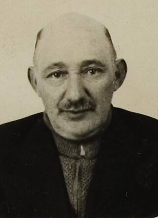 Bron: Stadsarchief Amsterdam Marktvergunning   Mendele Schoonhoed  8-4-1886  4-6-1943 kaart nr A00773012394_002