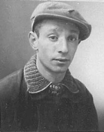 Bron: Stadsarchief Amsterdam Marktvergunning   Michel Willing 17-11-1911  30-4-1943 kaart 745-17331v