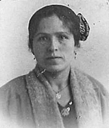 Bron: Stadsarchief Amsterdam Marktvergunning   Mietje van Gelder-Waterman  29-11-1889 kaart dd december 1922 kaartnr 745-7810